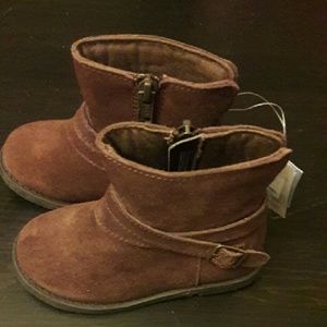 Toddler size 7 boots