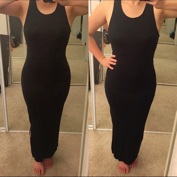 ✨OPEN TO OFFERS✨NWOT dress w/ low slit