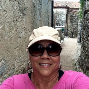 Meet your Posher, Sherilynn