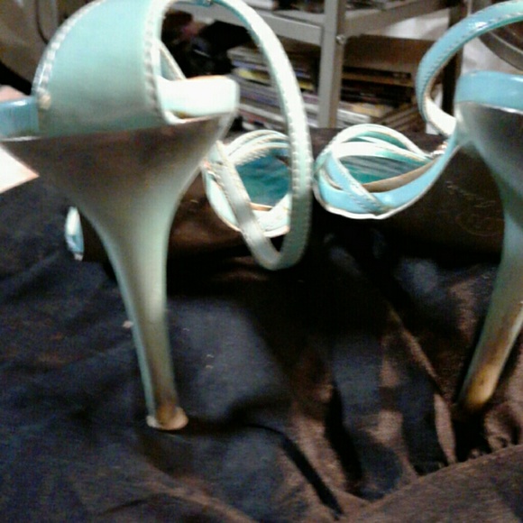 Shoes - Picture 4 of 4