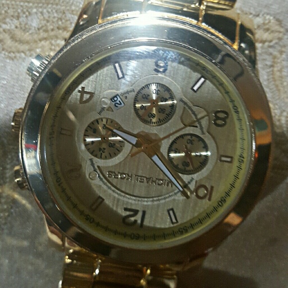 Watch - Picture 2 of 4