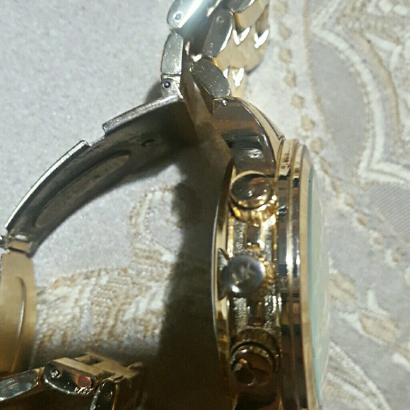 Watch - Picture 3 of 4