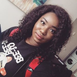 Meet your Posher, Ololade