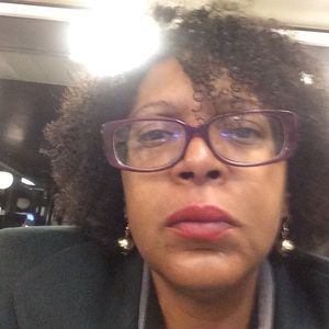 Meet your Posher, Carolyn