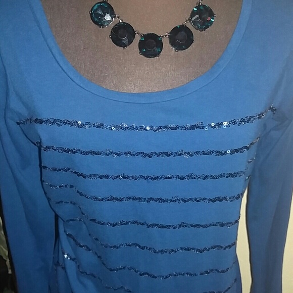 NWOT Sequined Tee - Picture 2 of 2