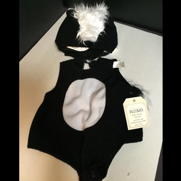 Pottery Barn Costumes Pottery Barn Nwt Skunk Costume Poshmark
