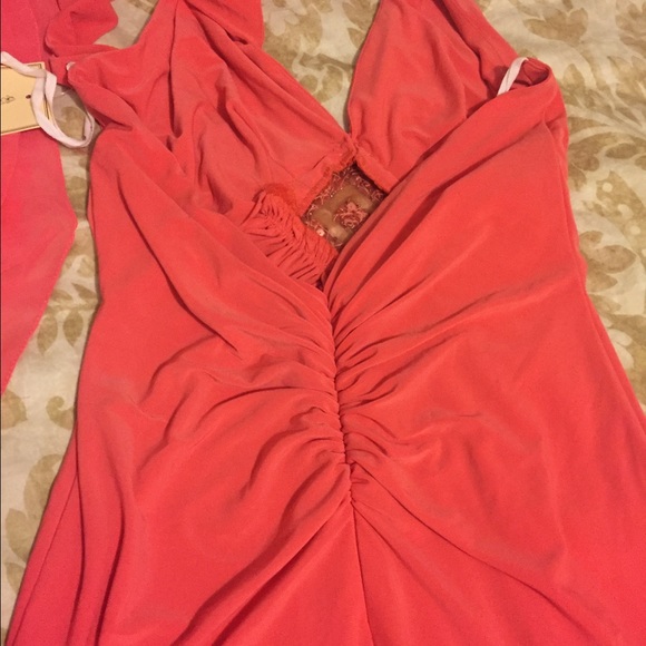 Halter gown - Picture 3 of 4