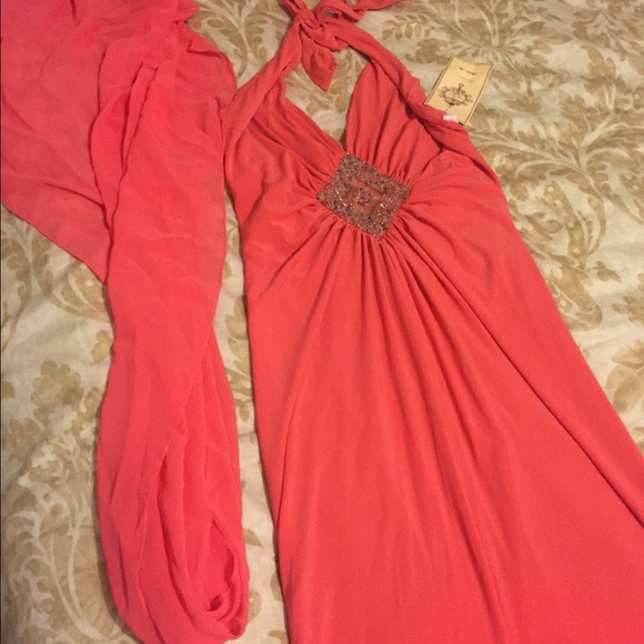 Halter gown - Picture 4 of 4