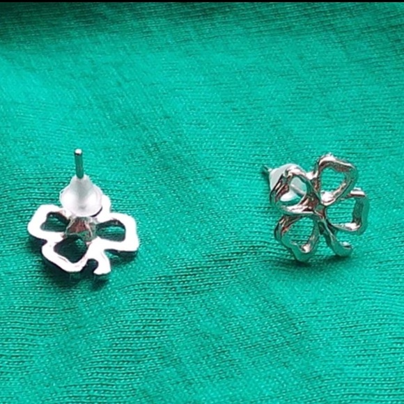 Clover Earrings - Picture 4 of 6