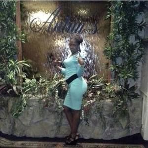 Meet your Posher, Ebony