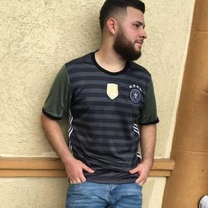 Meet your Posher, Ulises