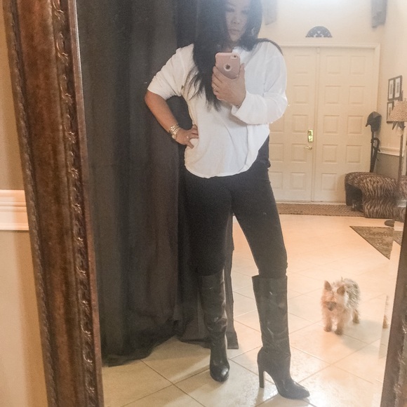 Gorgeous Michael Kors black leather boots