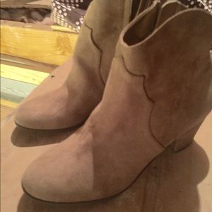 Suede boot