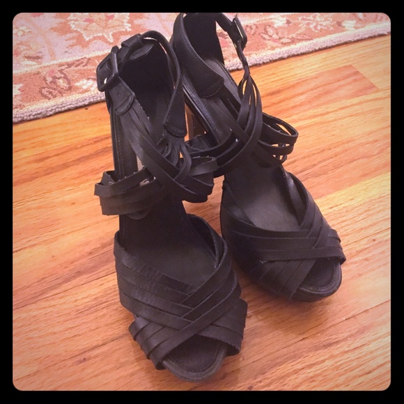 Kelsi Dagger black heels
