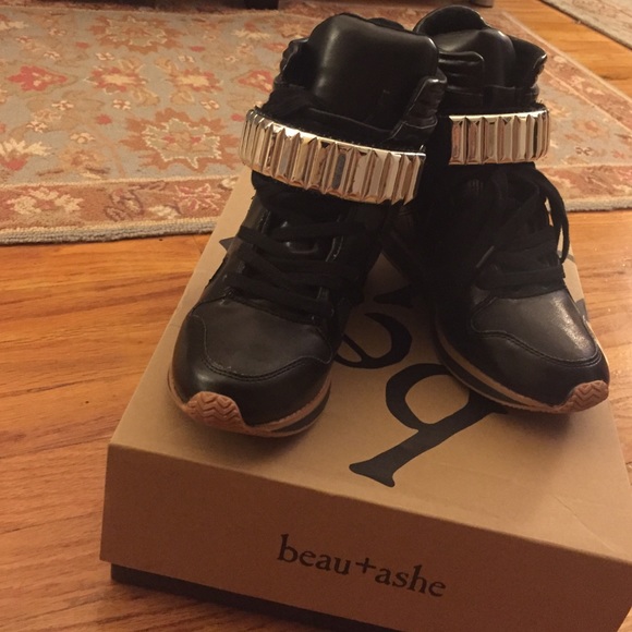 🆕 Beau + Ashe hidden wedge black sneakers 🆕
