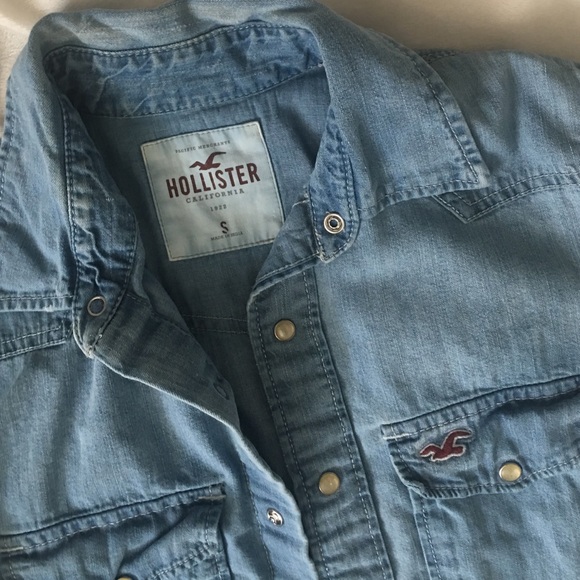 Hollister Men's Jean Button Down Long Sleeve - Picture 3 of 4