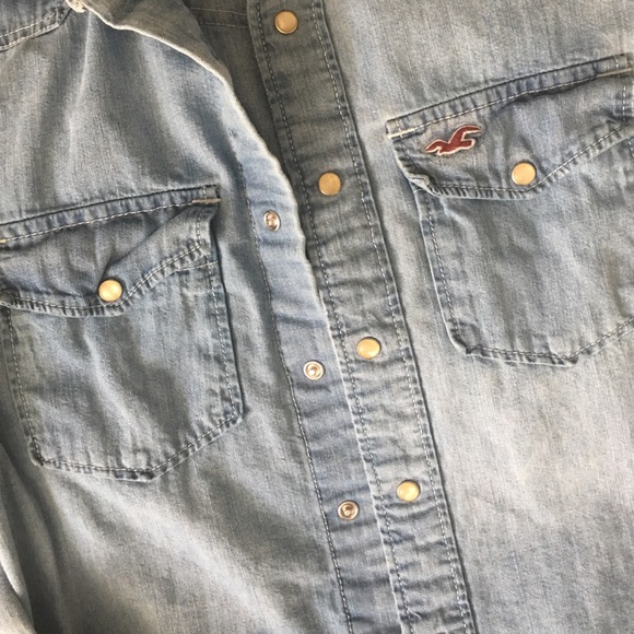 Hollister Men's Jean Button Down Long Sleeve - Picture 4 of 4