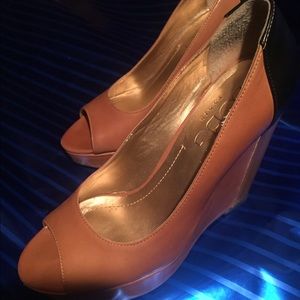 Tan/ black platform wedges