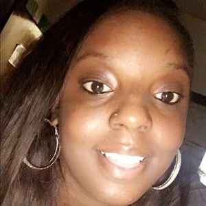 Meet your Posher, Lynetta