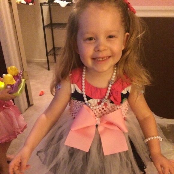 Meet your Posher, Whitney - Picture 2 of 2