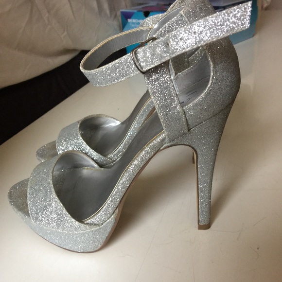 Party heels - Picture 2 of 2