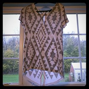 Daytrip sz Medium short sleeved light sweater