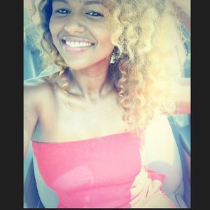 Meet your Posher, Zahra