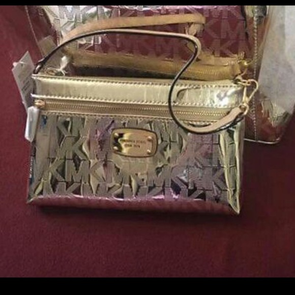 NWT Michael Kors Jet Set Wristlet clutch