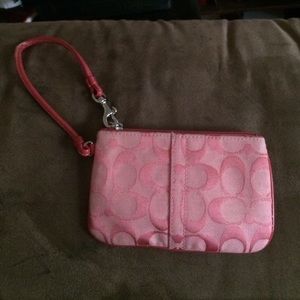 Coach Wristlet {pink}