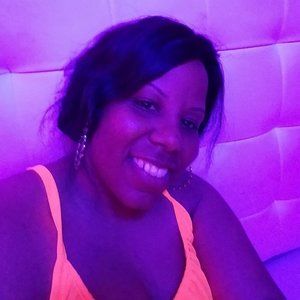 Meet your Posher, Ebony