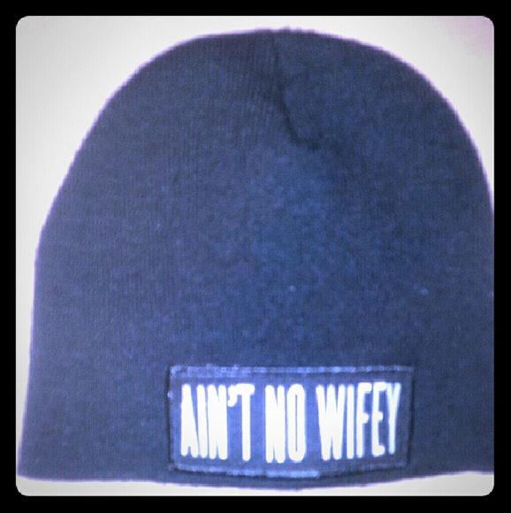 Ain't No Wifey beanie