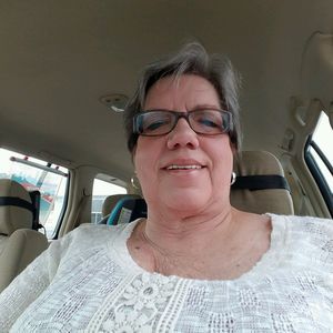 Meet your Posher, Laura j