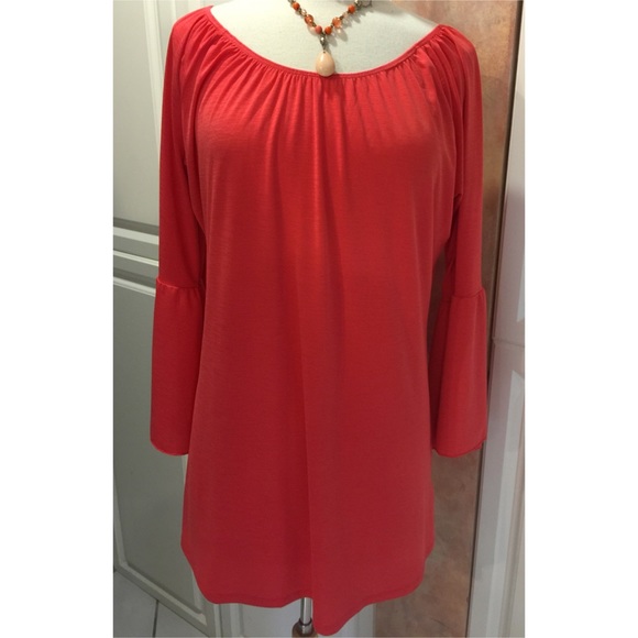 Beautiful shirt with bell sleeves NWT