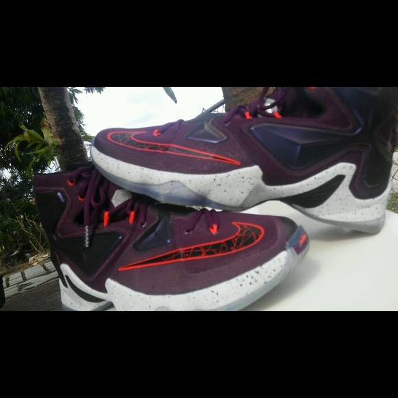 Nike Men's Lebron XIII MENS SIZE 12
