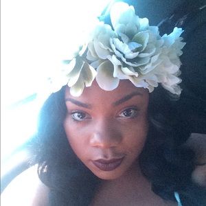 Meet your Posher, Simone