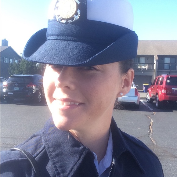 Meet your Posher, Joscelyn - Picture 3 of 4