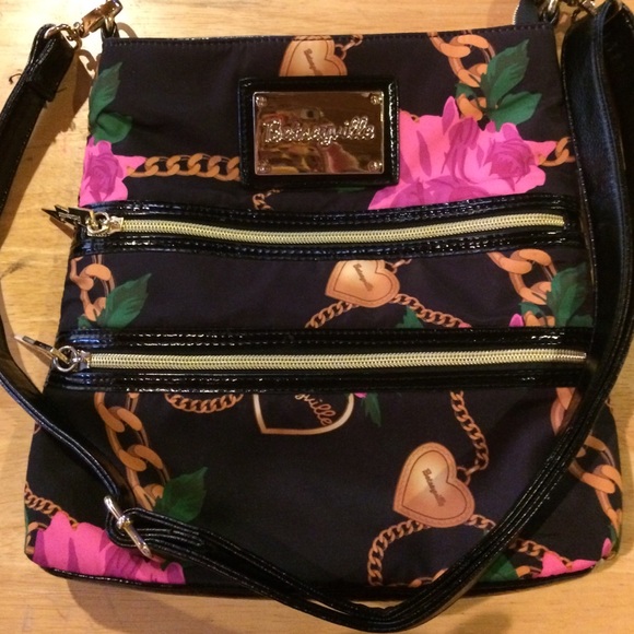 Betseyville Crossbody