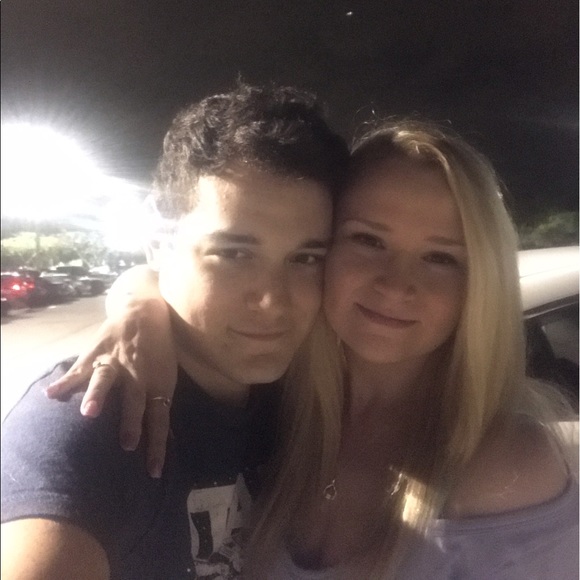 Meet your Posher, Ashley - Picture 5 of 6