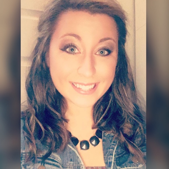 Meet your Posher, Haley - Picture 1 of 1