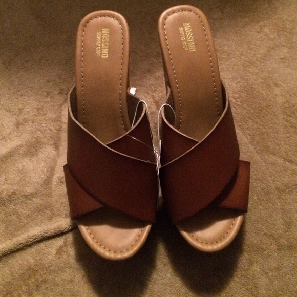 NWT cognac wedges