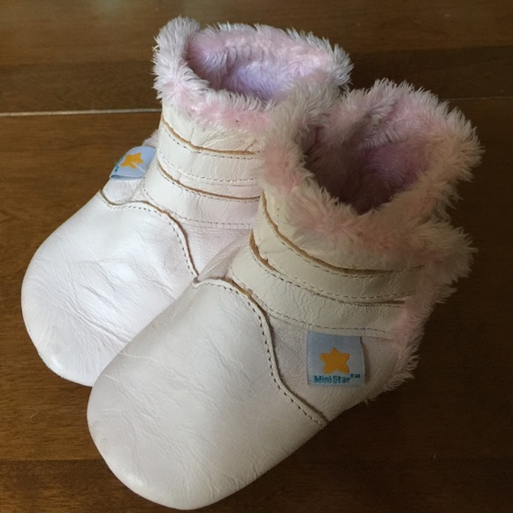 Warm infant boots! MiniStar