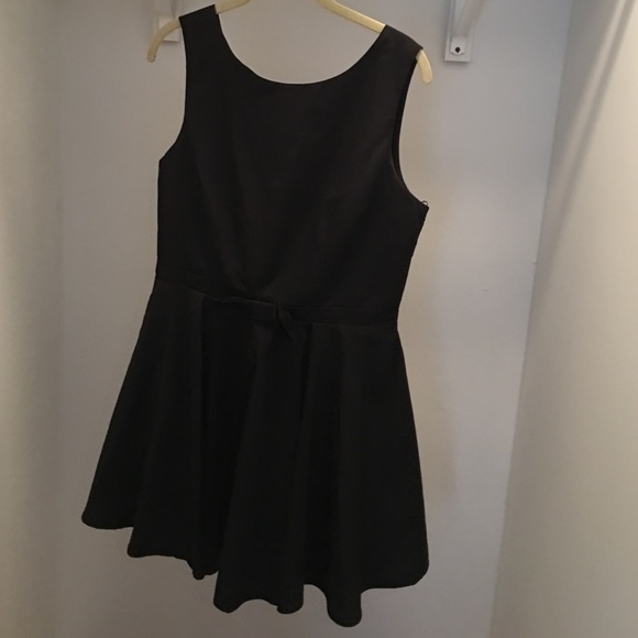 LBD - Picture 2 of 4