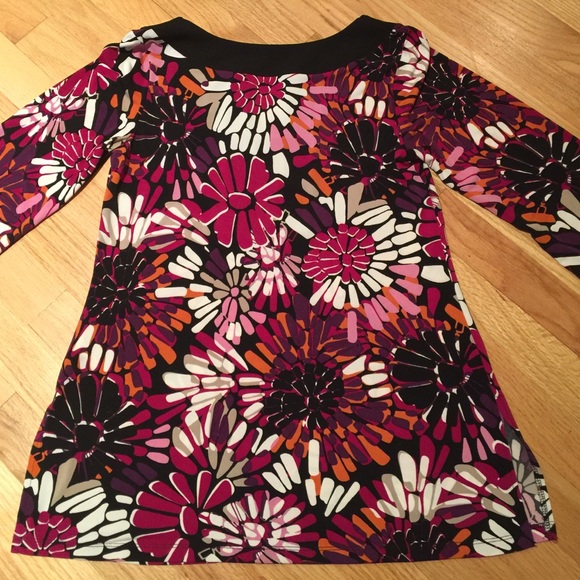 AB Studio Tunic - Picture 2 of 4