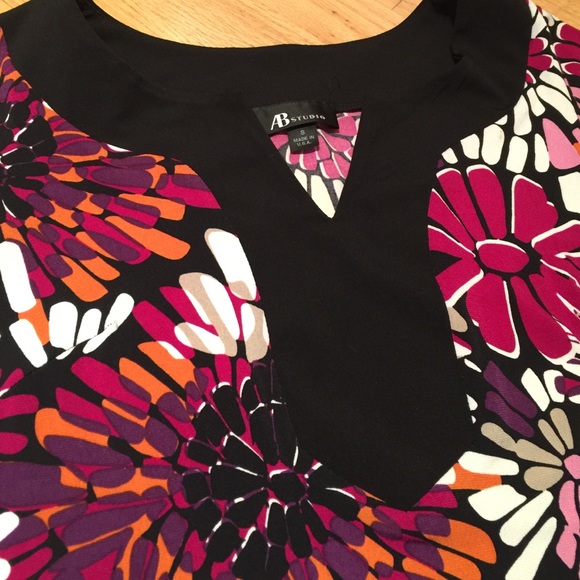 AB Studio Tunic - Picture 3 of 4