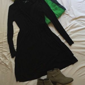 Forever21 black, v-neck dress. Final price.