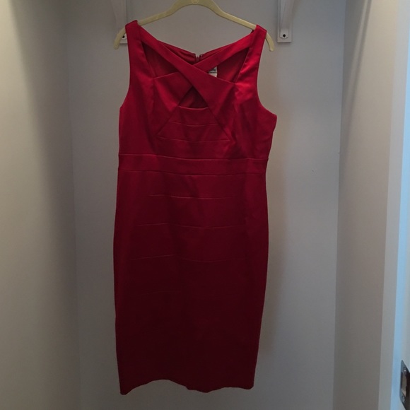 Red dress - Picture 2 of 3