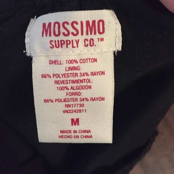 Embroidered black shorts - Picture 3 of 3