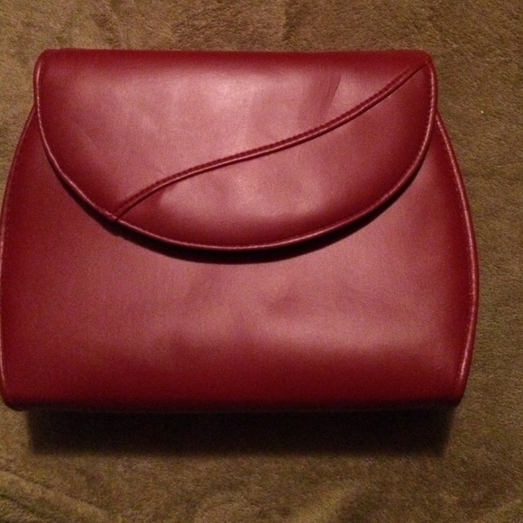 Red clutch