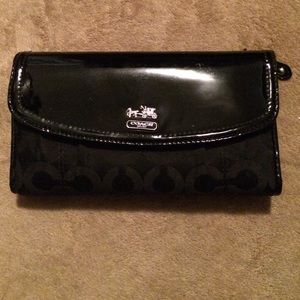 Signature coach wallet