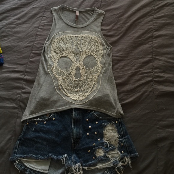 High low skull muscle tee 🙂